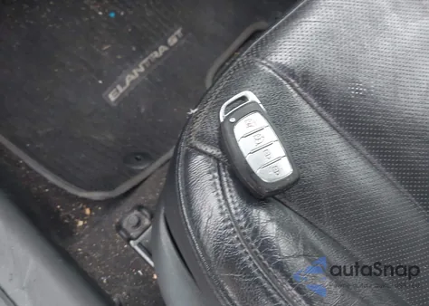 2016 Hyundai Elantra Gt из США, поврежденный, VIN KMHD35LH4GU283167